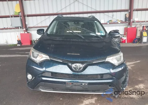 2018 Toyota Rav4 Adventure/Xle z USA, uszkodzony, nr VIN JTMRFREV9JJ235233